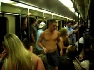 脫衣舞在地鐵
