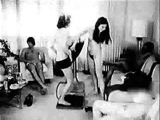 虚构的60年代舞蹈派对四在地板上
