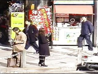 日本羞辱公众面部暨走路